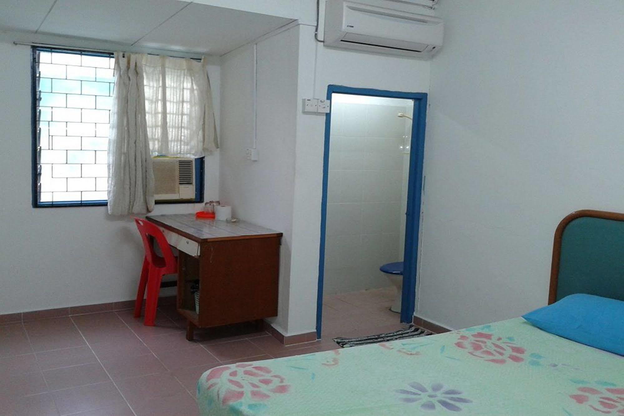 Baba'S Guest House By The Sea Batu Ferringhi Exterior photo